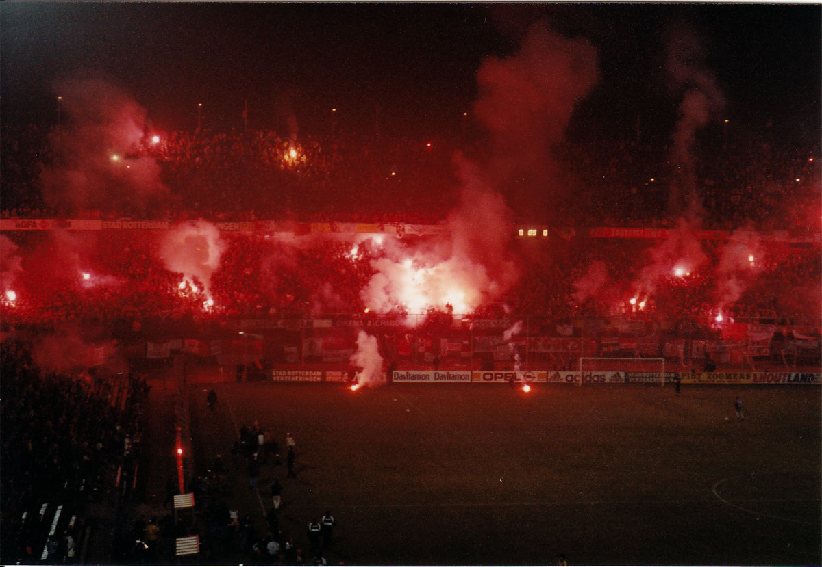 Het gebruik van stadionfakkels is een oude traditie die terug gaat naar de jaren '60